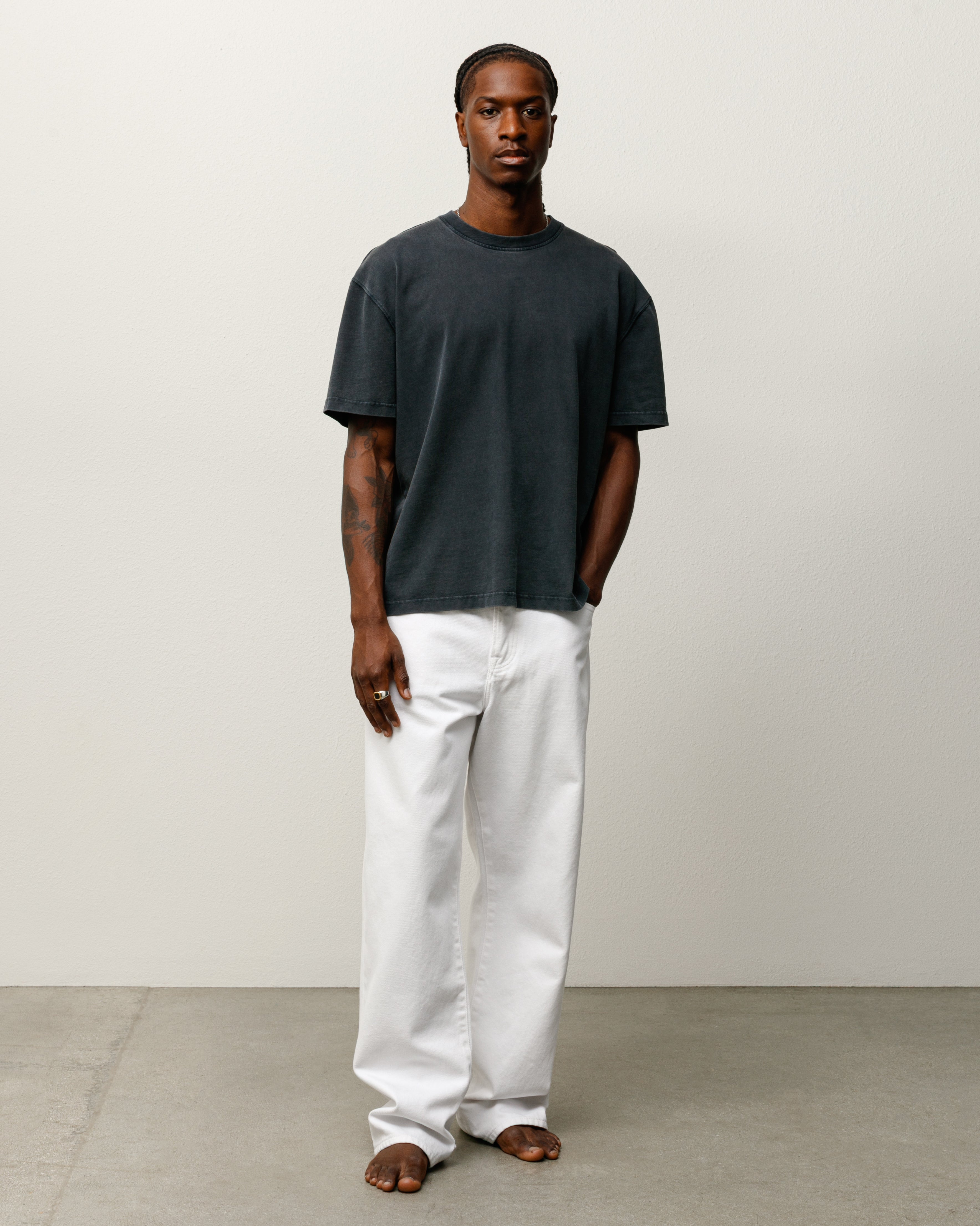 GARMENT DYED SS TEE - Faded Black