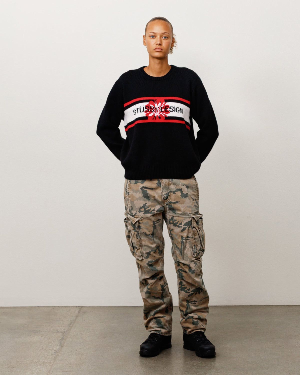 STRIPED HIBISCUS SWEATER - Black