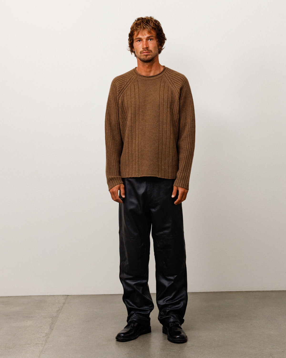 MERINO ROLL NECK SWEATER - Brown